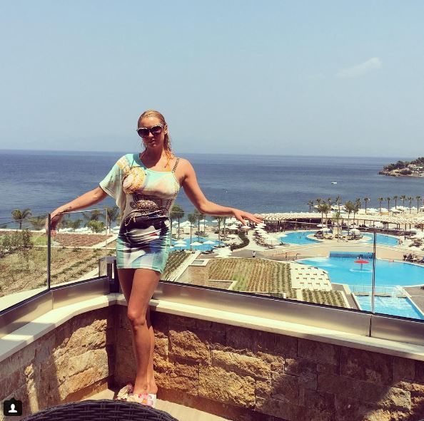 Волочкова отдыхает в Греции. Фото: instagram.com/volochkova_art