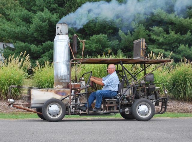 Tom Kimmel's Dune Buggy (2010). Шоукар, зроблений для фестивалю паромобіля інженером-ентузіастом Томом Кіммелом. На ділі він побудував цілих три баггі різної маси і складності конструкції, на знімку – найпотужніша, третя версія. Цікаво, що згадані раніше Keen Steamliner належать зараз Кіммелу – у нього взагалі невелика колекція парових автомобілів.