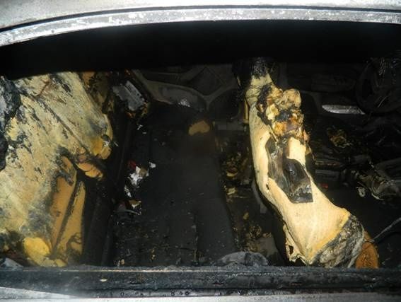 <p><span>Автомобіль згорів дотла. Фото: kyiv.npu.gov.ua</span></p>