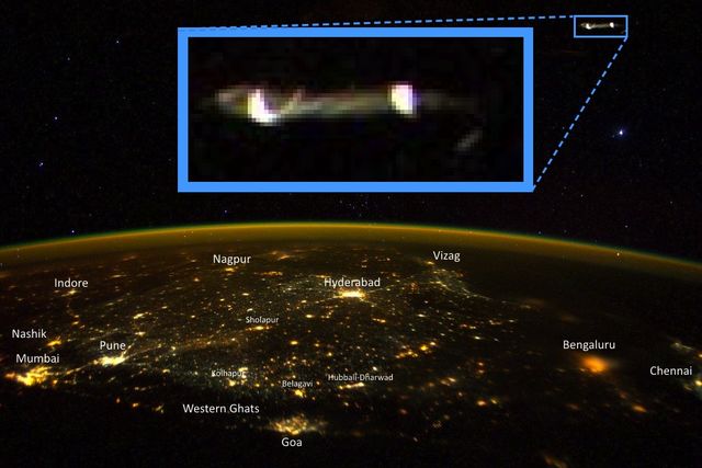 Астронавт Худоба Келлі в липні 2015 року виклав в свій Twitter фото, зроблене з борту МКС. У верхній правій частині знімка був помічений якийсь об'єкт, який любителі уфології 