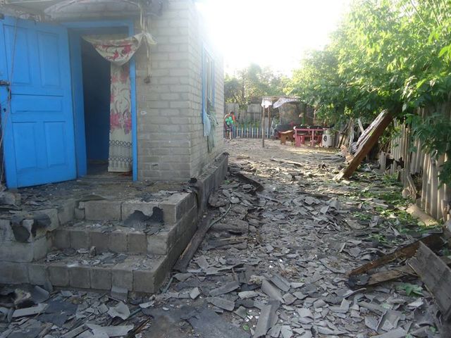 Боевики продолжают обстрелы населенных пунктов на Донбассе. Фото: Facebook