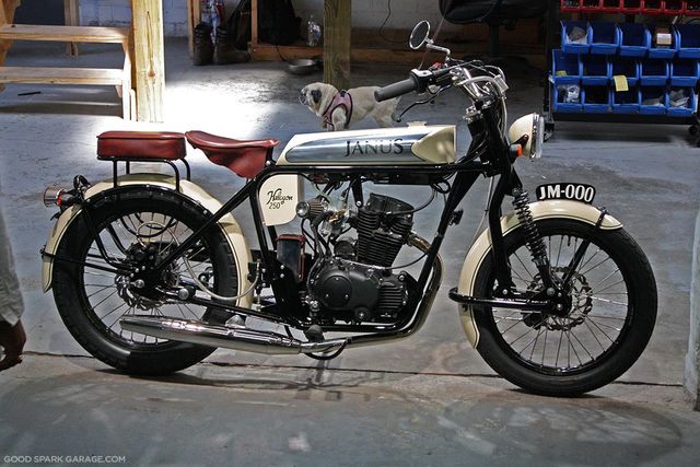 Janus. Компания делает мотоциклы в стиле 1920-х годов — для поклонников изящного ретро. Причём относительно недорогие — одна из двух моделей мастерской, Janus Halcyon 250 (на снимке) начинается всего от $6000.
