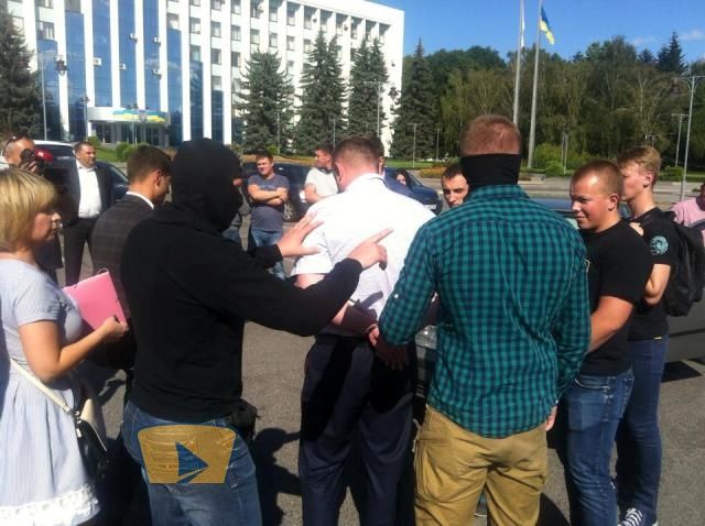 В Ровно задержан глава поселкового совета. Фото: 