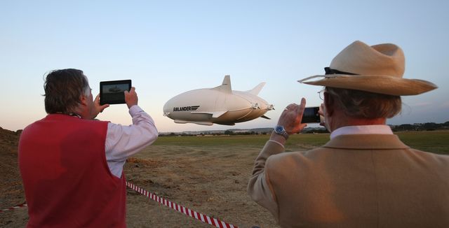 <p>Найбільше повітряне судно в світі піднялося в небо в Великобританії, фото AFP</p>