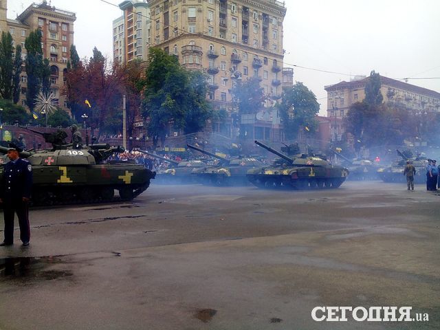 <p><span>Військовий парад на Майдані. Фото: Д. Нінько&nbsp;</span></p>