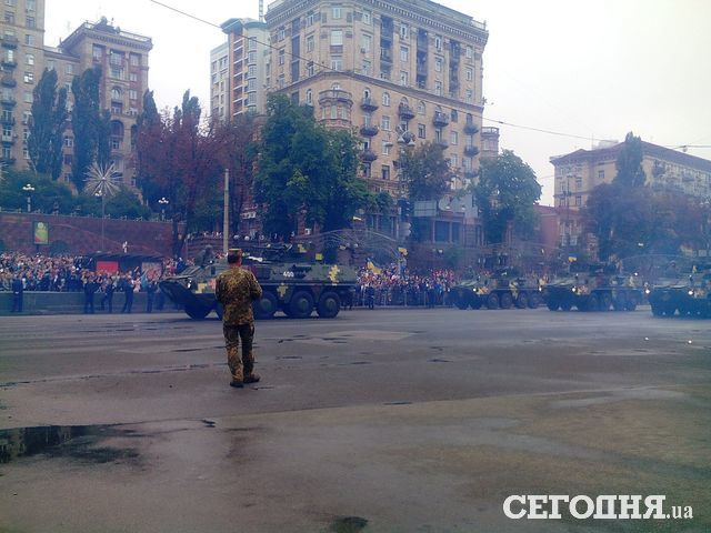 <p><span>Військовий парад на Майдані. Фото: Д. Нінько&nbsp;</span></p>