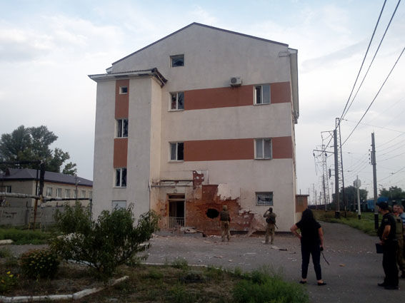 Боевики атаковали Авдеевку. Фото: полиция и соцсети