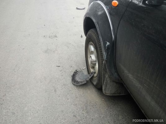 <p>Водій мікроавтобуса розбив п'ять машин. Фото: podrobnosti.mk.ua</p>