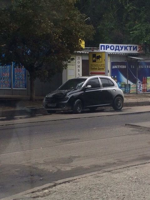 В Харькове две иномарки облили смолой. Фото: citysite.kh.ua