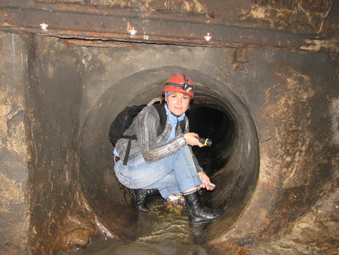 Наш корреспондент прошла с диггерами подземные маршруты