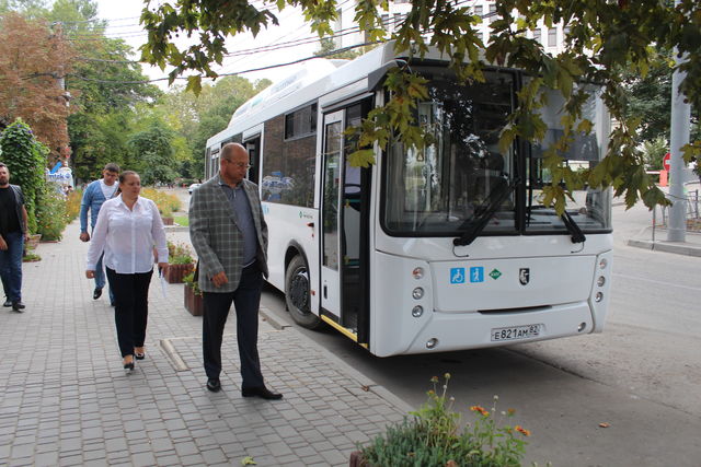 Автобусы для голосования. Фото: tyzhden.ua