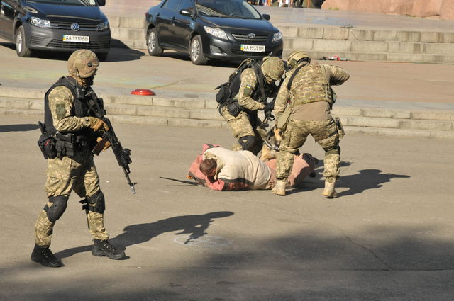Операция. Защита телохранителями вип-персон во время террористической угрозы | Фото: Богдан Россинский