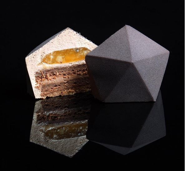 <p>Незвичайні десерти відзначили впливові видання. Фото: instagram.com/dinarakasko</p>