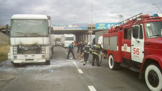 Под Киевом вспыхнул грузовик, фото Влад Антонов/Сегодня