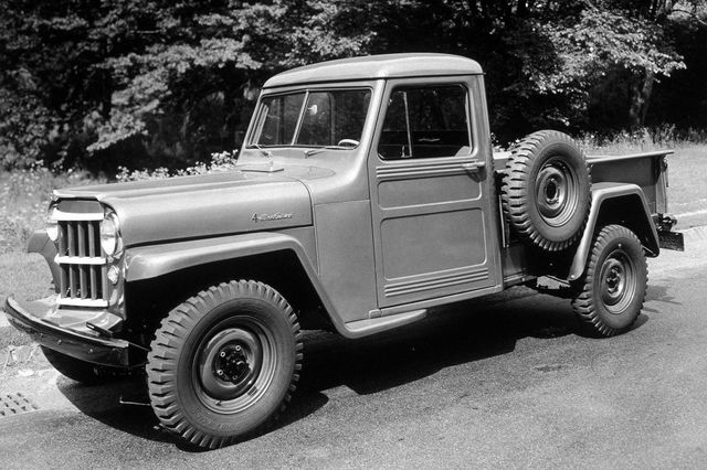 Willys Jeep Truck – перший легкий пікап з повним приводом, що вийшов з заводу, 1947 рік. Він важив лише 1360 кг c чотирициліндровим двигуном в 63 к. с. У той час пікапи від Chevy та Ford могли бути конвертовані в повнопривідні лише через сторонні фірми, такі як Marmon-Herrington. Перший легкий пікап з повним приводом від Ford вийшов аж в 1959 році, коли Willys контролювала 70% ринку.