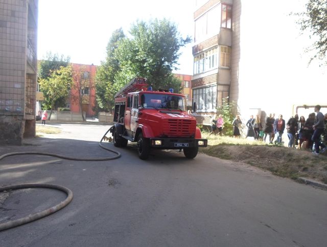 В Ровно горела 9-этажка. Фото: ГСЧС