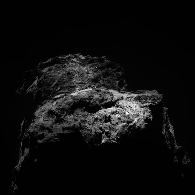 <p>Фото комети Чурюмова-Герасименко, які &laquo;Розетта&raquo; зробила за більш ніж два роки досліджень. Фото: MPS/ESA</p>