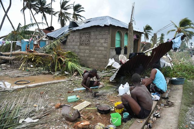 В результате урагана "Мэттью" на Гаити погиб 261 человек. Фото: AFP