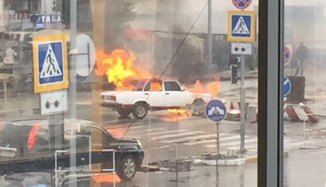 В Харькове горел автомобиль. Фото: соцсети