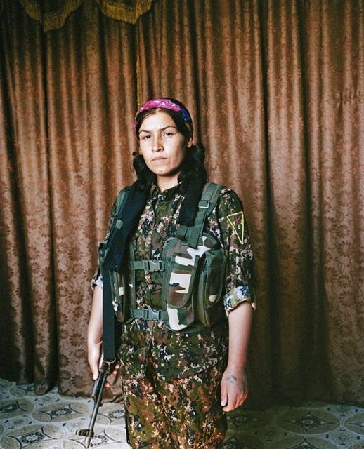 <p>Сирійські жінки на війні. Фото: Соня Хамад (Sonja Hamad)</p>