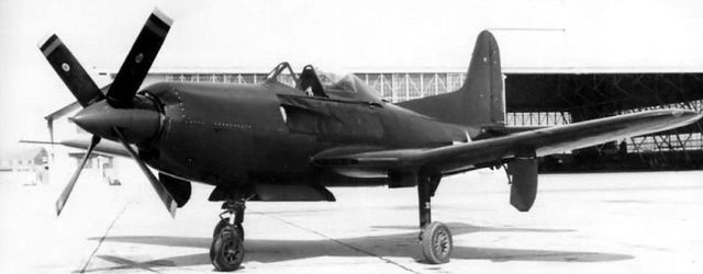 Ryan XF2R-1 Dark Shark, 1946. Попытка улучшить Bell P-59 для обеспечения его взлёта с палубы авианосца. Получившийся гибрид сочетал в себе турбовинтовой и реактивный двигатели и свободно разгонялся до 800 км/ч. Испытания прошли успешно, но 