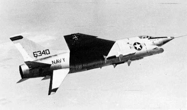 Vought XF8U-3 Crusader III, 1958. Этот истребитель должен был стать преемником отлично зарекомендовавшего себя F-8 Crusader. Но его конкурентом выступал легендарный F-4 Phantom, который в результате и одержал победу. Команда из двух пилотов, способная выполнять различные задачи, была оценена выше, чем лучшая скорость и манёвренность, показанная Crusader III.<br />
