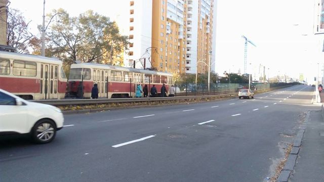 <p>У Києві другий ранок поспіль – "трамвайний затор"</p> | Фото: Олександр Марущак