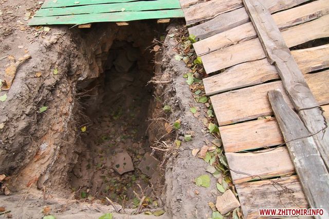 Археологи раскопали в исторической части Житомира старинное подземелье и монеты. Фото: Zhitomir.info