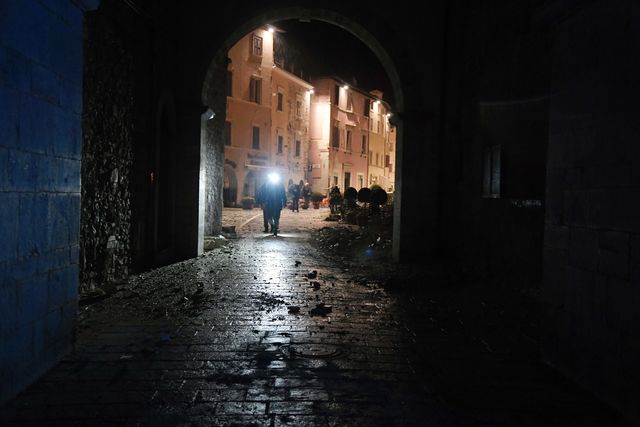 Италию продолжает трясти, фото AFP
