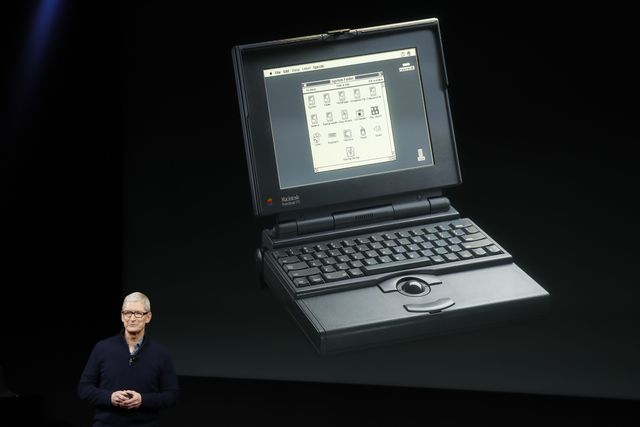 <p>Apple представила MacBook з двома дисплеями, фото AFP</p>
