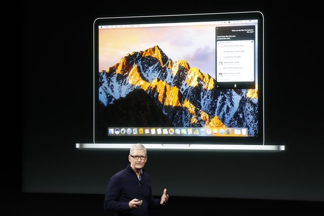 Apple представила MacBook с двумя дисплеями, фото AFP