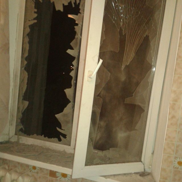 Макеевка попала под обстрел: разрушены дома, есть жертвы, фото Twitter