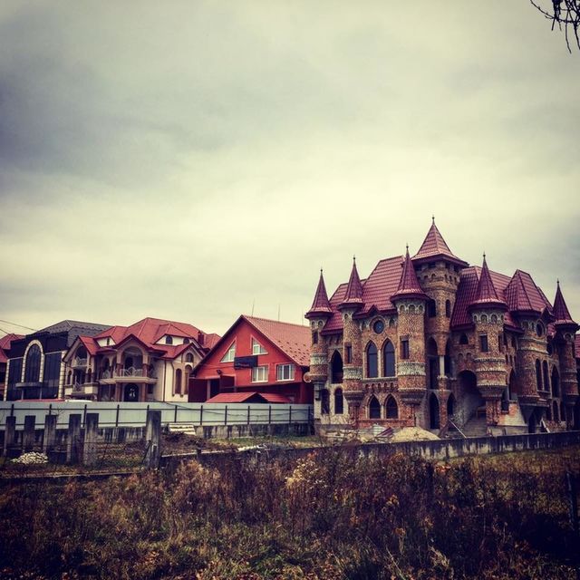 Роскошные дворцы на Закарпатье. Фото: Facebook Татьяны Даниленко