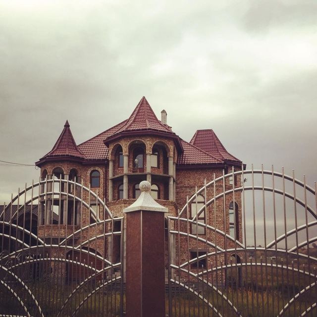 Роскошные дворцы на Закарпатье. Фото: Facebook Татьяны Даниленко