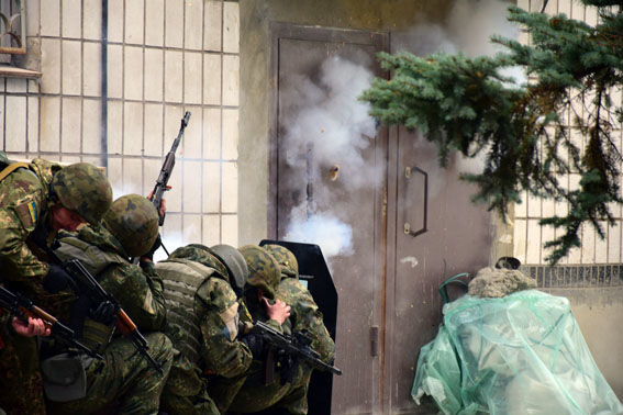 Полиция провела учения. Фото: dn.npu.gov.ua