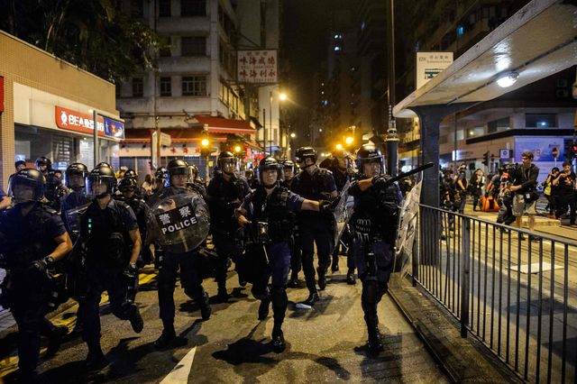 Протесты в Гон-Конге: полиция применила перцовый газ, фото AFP