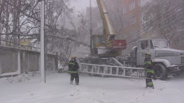 Черновцы в снегу. Фото: ГСЧС, molbuk.ua