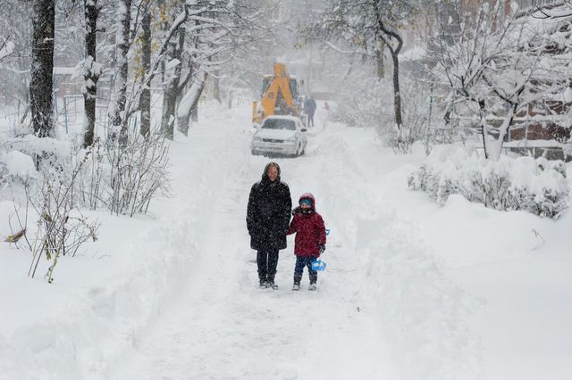 <p>Сніг в Тернополі. Фото: соцмережі, ДСНС, прес-служба Нацполіції</p>