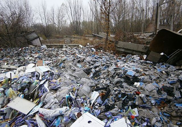 В Черкассах загрязнено земельный участок и уничтожена часть зеленых насаждений. Фото: Нацполиция