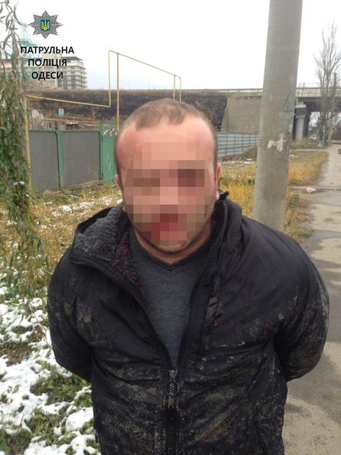 В Одессе задержали подозреваемых в серии краж и ограблений. Фото: полиция