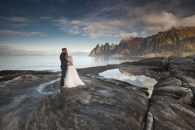 <p>Польський фотограф Кароль Ненартович представив альтернативну весільну фотосесію, зняту в горах. Фото: Кароль Ненартовіч</p>