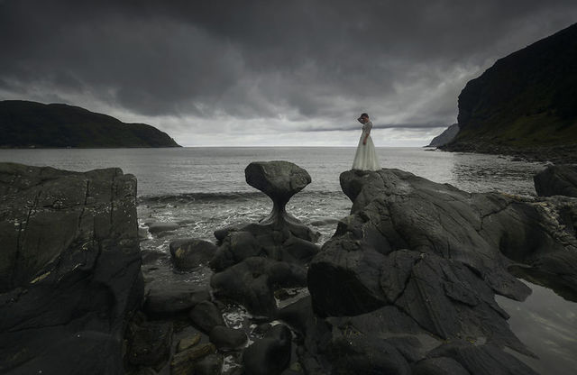 <p>Польський фотограф Кароль Ненартович представив альтернативну весільну фотосесію, зняту в горах. Фото: Кароль Ненартовіч</p>