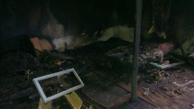 <p>Вогонь знищив практично все всередині будинку. Фото: odesa.dsns.gov.ua</p>