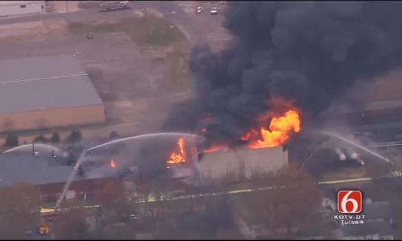 <p>На хімічному заводі в американському місті Неодеша стався вибух, Фото: newson6</p>