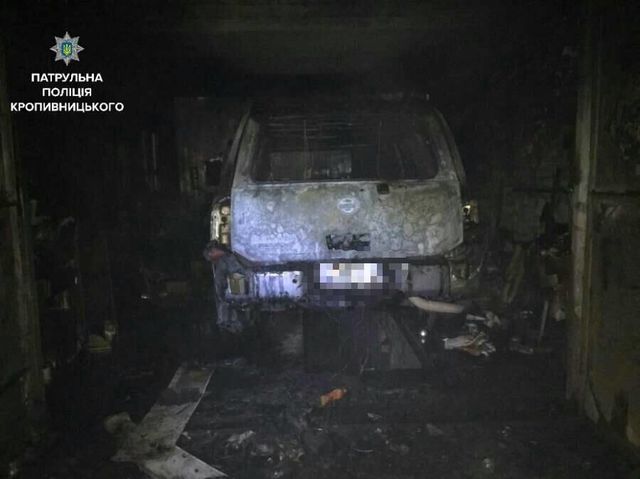 <p>У Кропивницькому в автомобілі вибухнув газ. Фото: патрульна поліція</p>