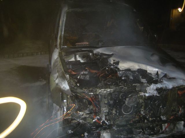 В Черноморске сгорел внедорожник Mitsubishi Pajero. Фото Серей Шумский / Facebook