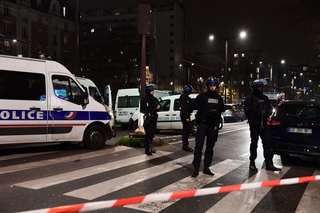 <p><span>У Парижі озброєний грабіжник взяв у заручники сімох осіб, фото AFP</span></p>