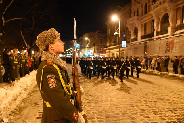 Военные готовятся к параду. Фото: facebook.com/tkachukpp