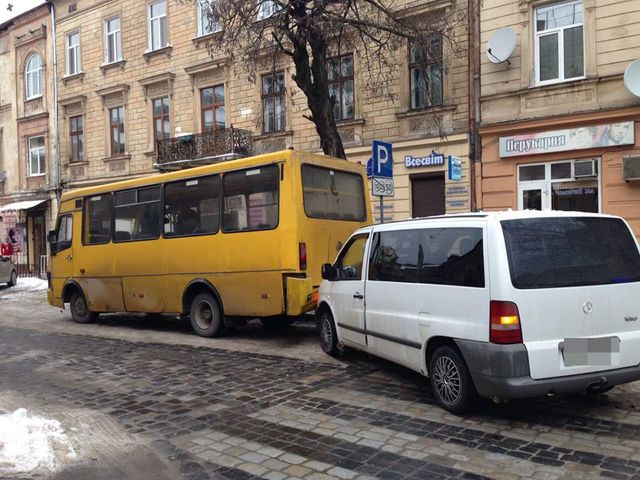 <p>Дороги Львова схожі на крижану ковзанку. Фото: соцмережі</p>