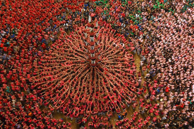 4 октября, 2016 год. Раз в два года в испанский город Таррагона прибывают люди со всего мира на фестиваль 